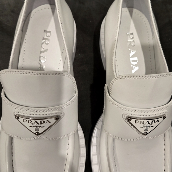 Prada Spazzolato Logo Platform Leather Loafers White size 37.5 US 7.5 NWOB - Picture 10 of 10